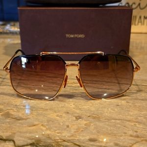 ✨️Selfie worthy ✨️Tom Ford "Ronnie" Sunglasses